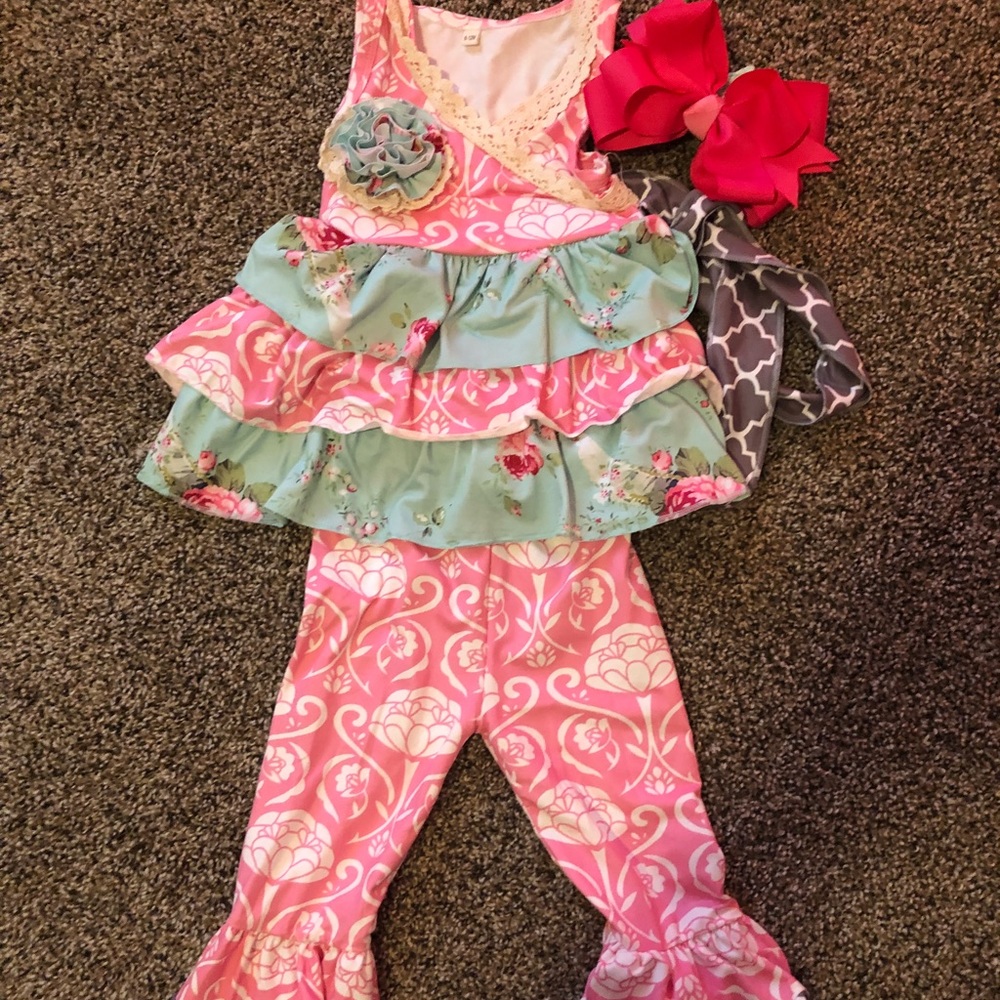 Boutique outfit with matching bow